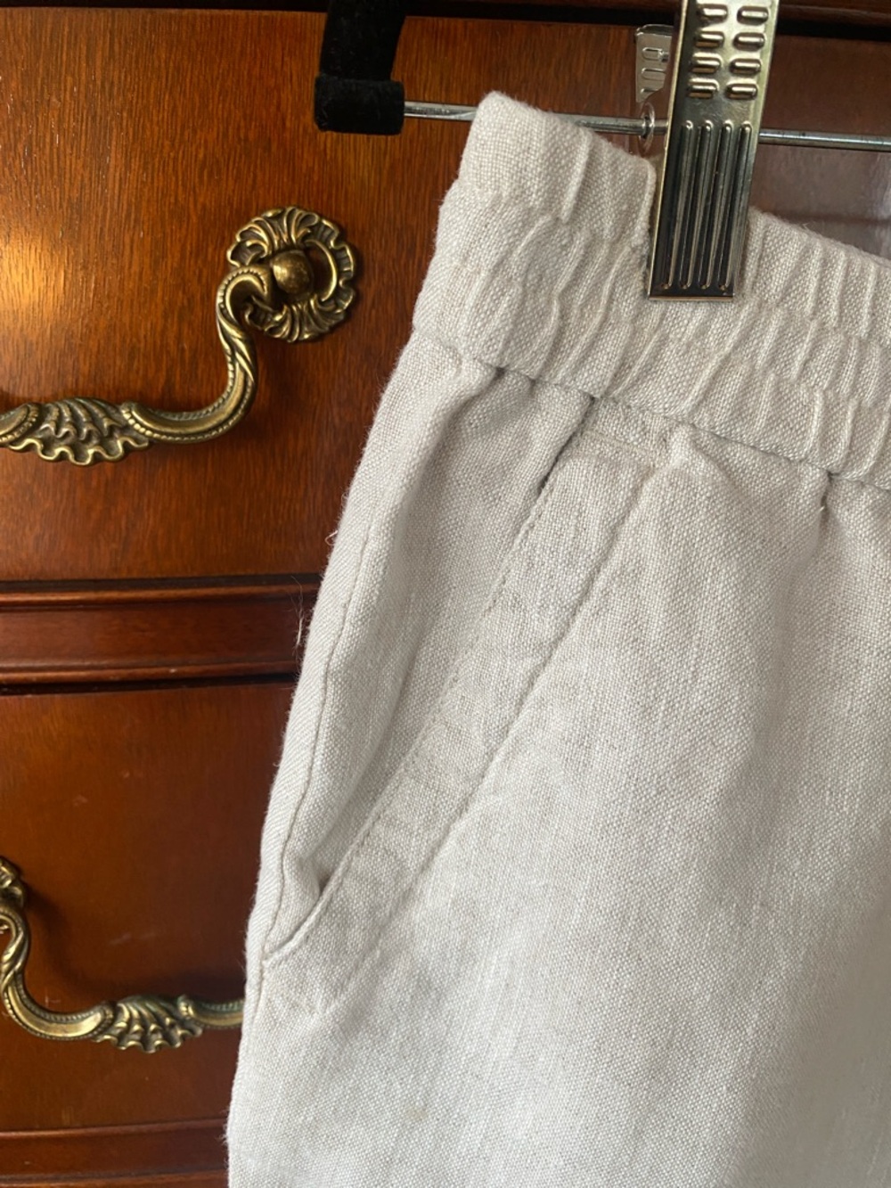 Talbots Cream 100% Linen Elastic Waist Shorts - Picture 2 of 8